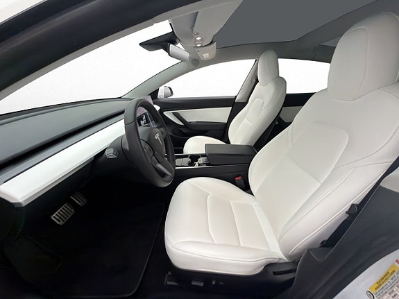 Tesla Model 3 11 of 30