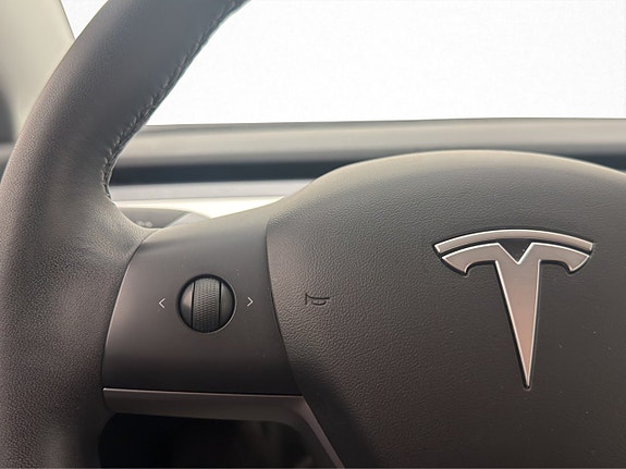 Tesla Model 3 25 of 30