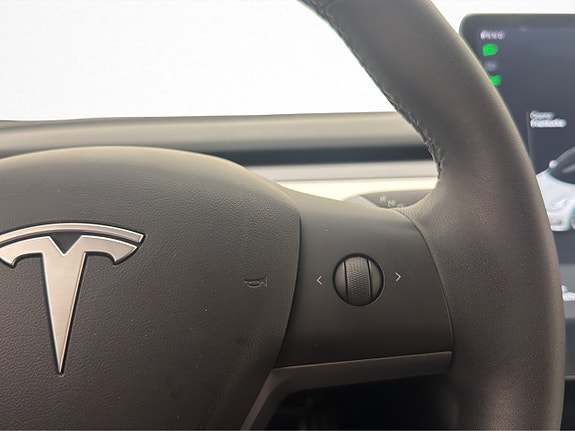 Tesla Model 3 26 of 30