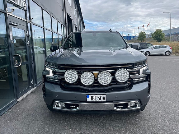 Chevrolet Silverado EV 4 of 24