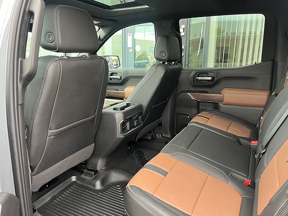 Chevrolet Silverado EV 13 of 24