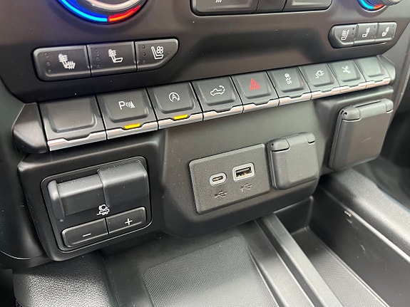 Chevrolet Silverado EV 14 of 24