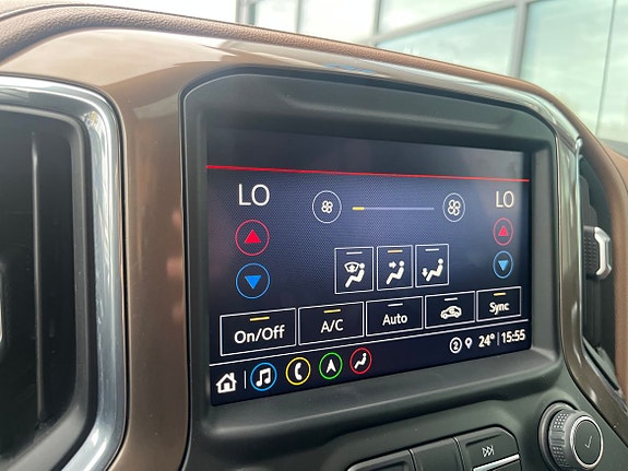 Chevrolet Silverado EV 21 of 24