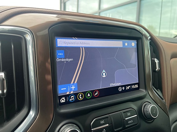 Chevrolet Silverado EV 18 of 24