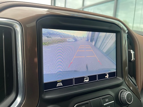 Chevrolet Silverado EV 19 of 24