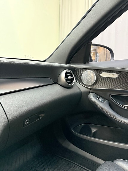 Mercedes-Benz C220 d 10 of 16