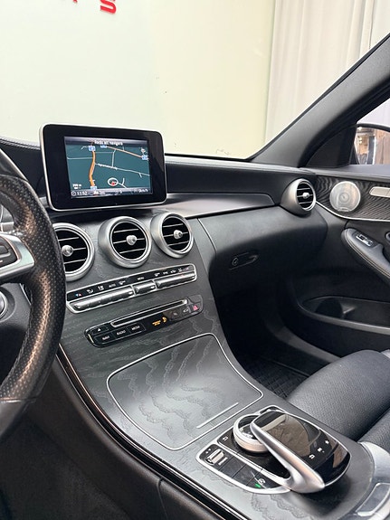 Mercedes-Benz C220 d 9 of 16