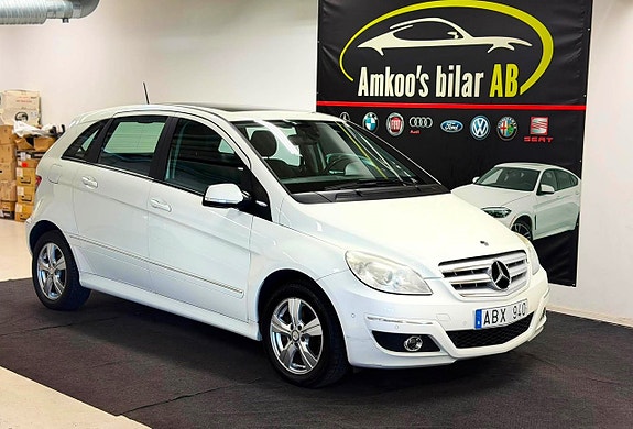 Mercedes-Benz B180 2 of 18