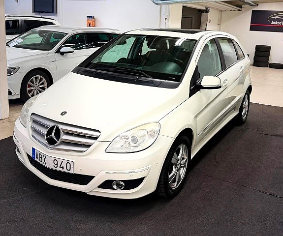 Mercedes-Benz B180 5 of 18
