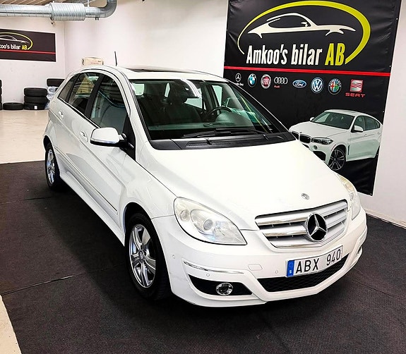 Mercedes-Benz B180 3 of 18
