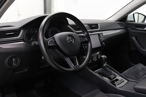 Skoda Superb 11 of 30