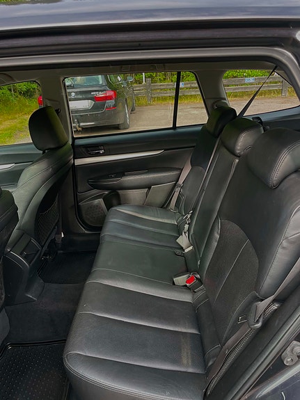 Subaru Legacy 6 of 6