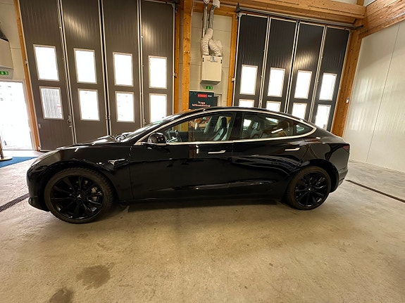 Tesla Model 3 3 of 21