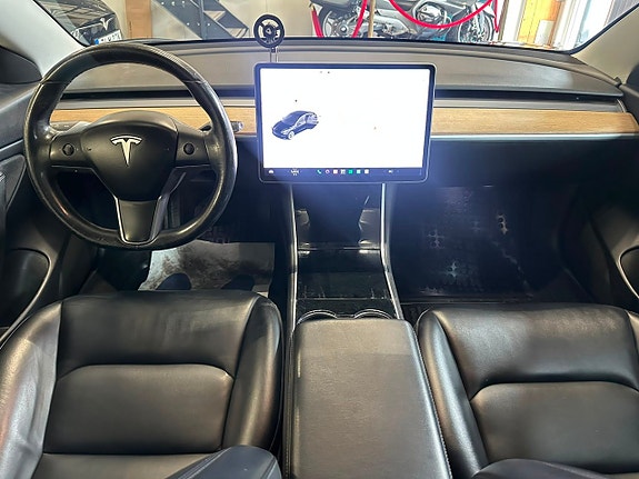 Tesla Model 3 13 of 21