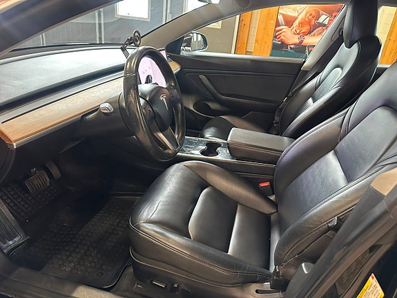 Tesla Model 3 14 of 21