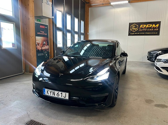 Tesla Model 3 4 of 21