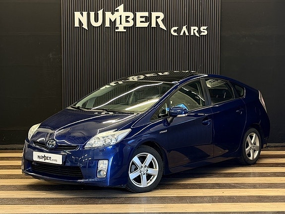 Toyota Prius 2 of 25