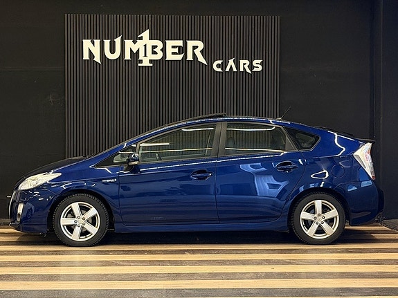 Toyota Prius 4 of 25