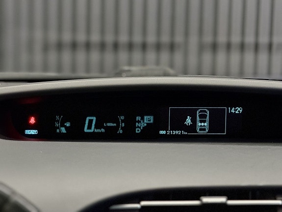 Toyota Prius 19 of 25