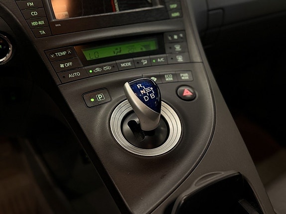 Toyota Prius 25 of 25