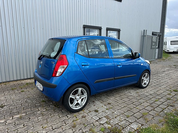 Hyundai i10 4 of 14