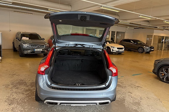 Volvo V60 Cross Country 14 of 26