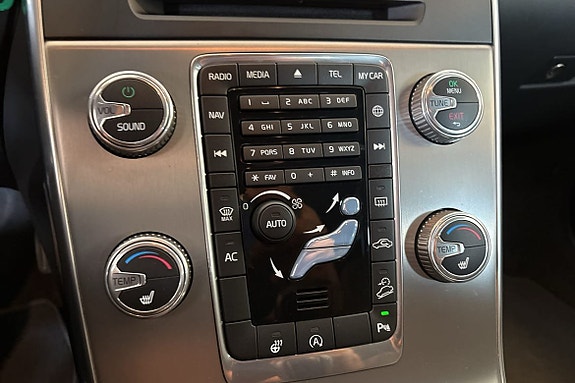 Volvo V60 Cross Country 17 of 26