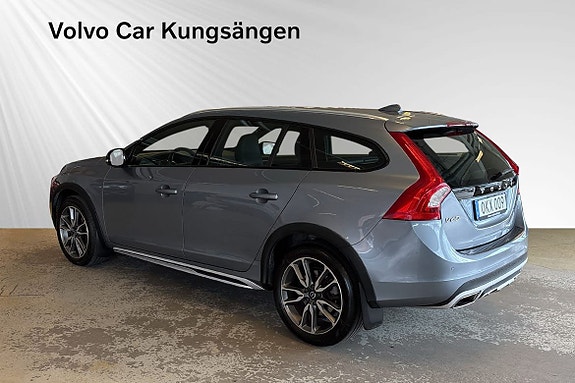 Volvo V60 Cross Country 4 of 26