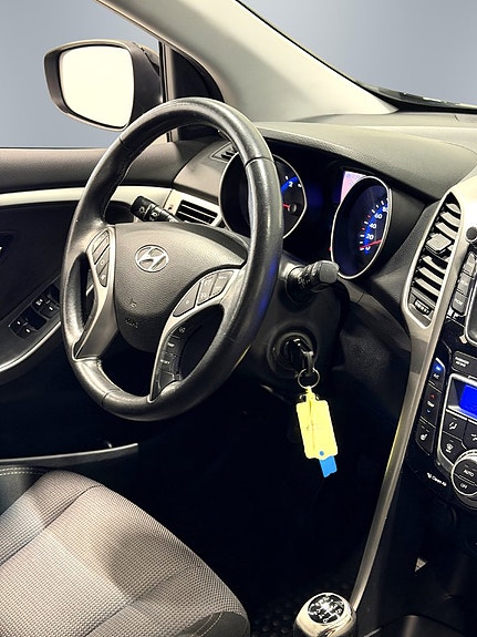 Hyundai i30 13 of 25