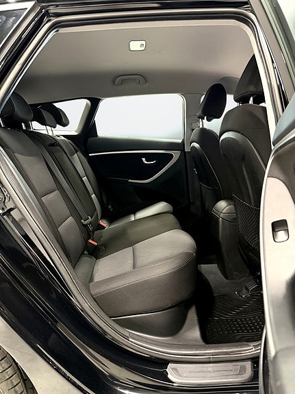 Hyundai i30 16 of 25