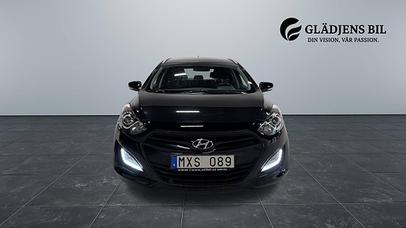 Hyundai i30 2 of 25