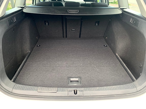 Volkswagen Golf VII 7 of 8