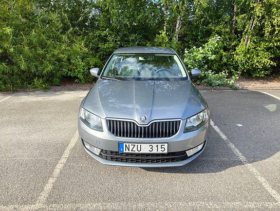 Skoda Octavia 3 of 10