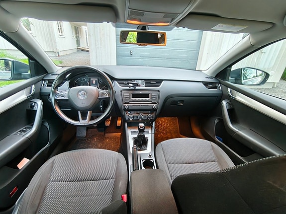 Skoda Octavia 5 of 10