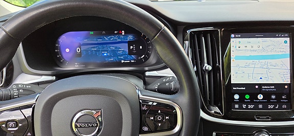 Volvo V60 Cross Country 6 of 12