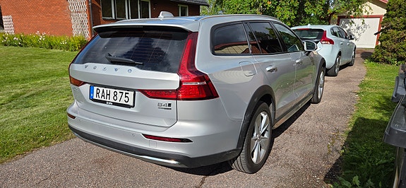 Volvo V60 Cross Country 4 of 12