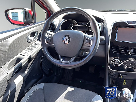 Renault Clio 10 of 16