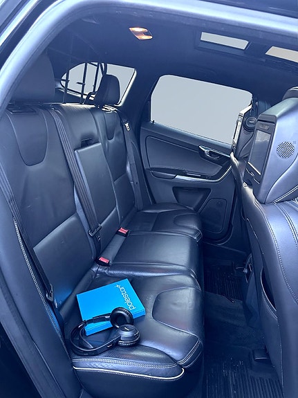 Volvo XC60 16 of 20