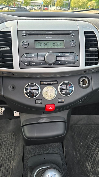 Nissan Micra C+C 10 of 12