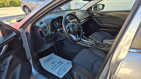 Mazda 3 7 of 18