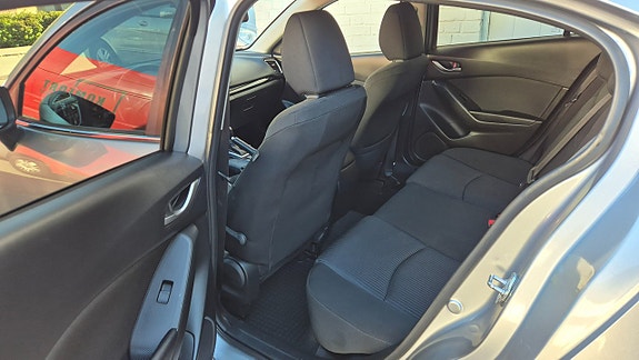 Mazda 3 9 of 18