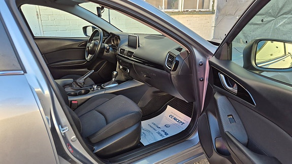 Mazda 3 11 of 18