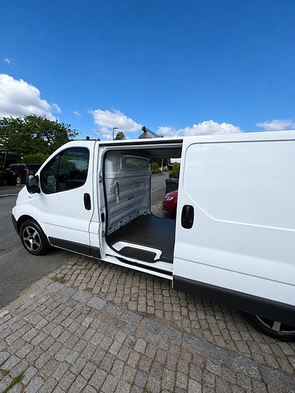 Renault Trafic 2 of 5