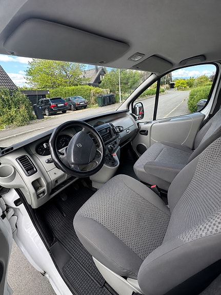 Renault Trafic 5 of 5