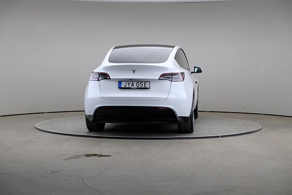 Tesla Model Y 5 of 26