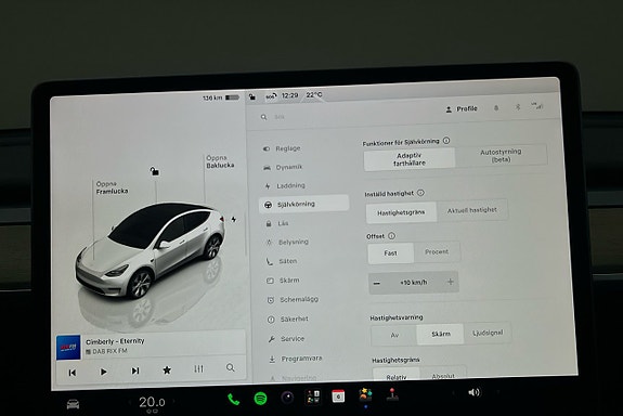 Tesla Model Y 24 of 26