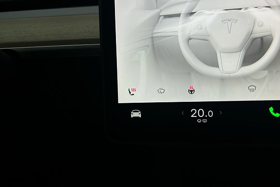 Tesla Model Y 22 of 26