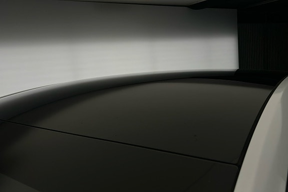 Tesla Model Y 19 of 26