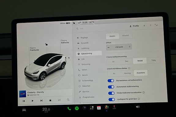 Tesla Model Y 25 of 26