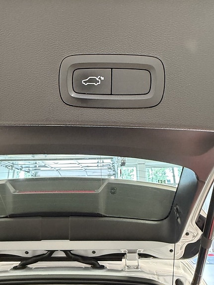 Volvo XC40 24 of 24